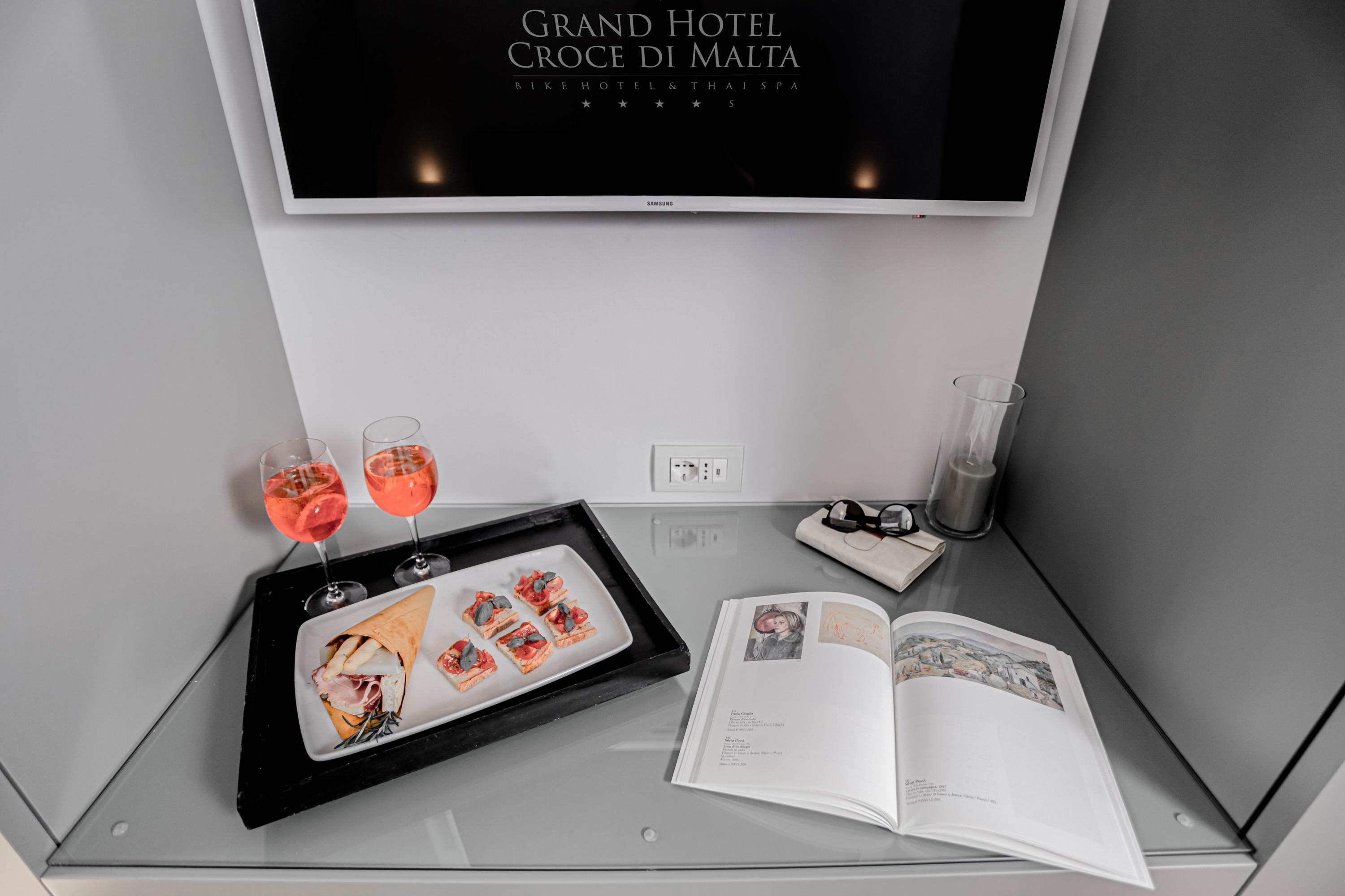Grand Hotel Croce Di Malta มอนเตกาตินี แตร์เม ภายนอก รูปภาพ